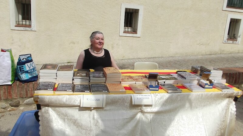 DSCF0307 Canelle sur le stand de Kamash (OXYMORON Editions) Sant Jordi ELNE