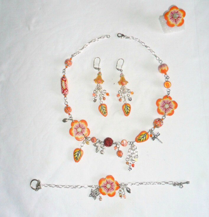 orange collier fleur 2-13