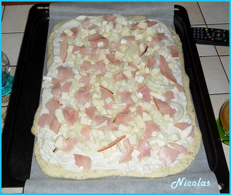 Pizza_roquefort_oignon_jambon_et_p_te_basilic_par_nico____5