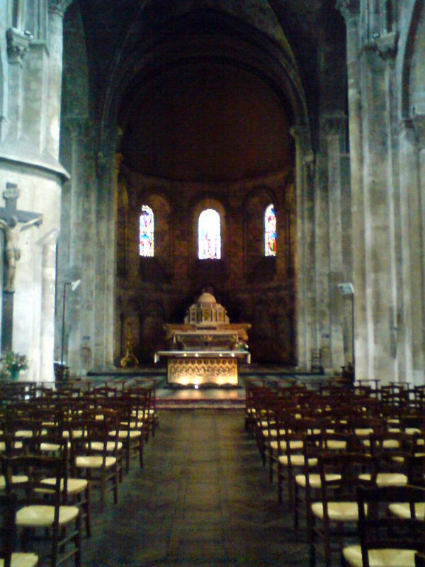 Eglise Ste Croix, intérieur