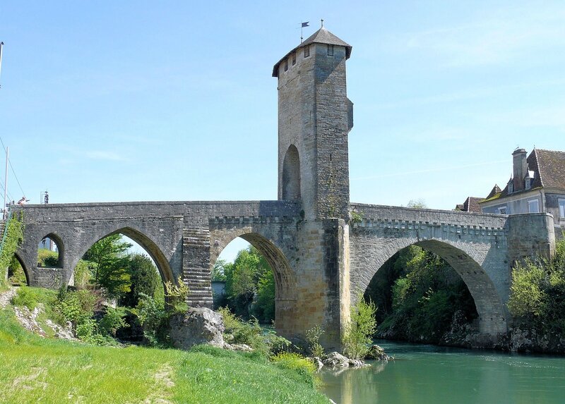 1280px-Pont-Vieux_d'Orthez_-896