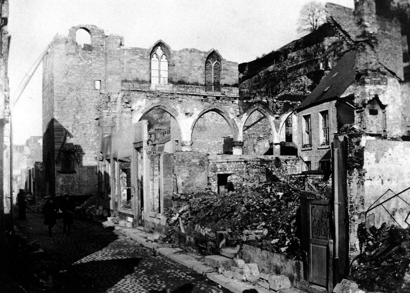 Dinant_Eglise_StPierre_1914