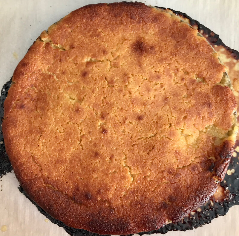 tarte à la rhubarbe macaronnée