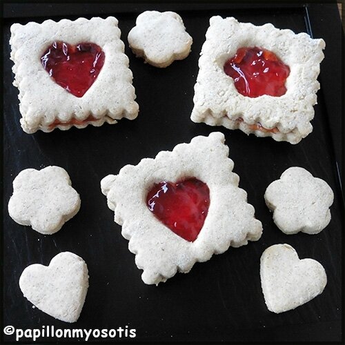 Sablés de sarrasin & fleur d’oranger à la gelée de fraise