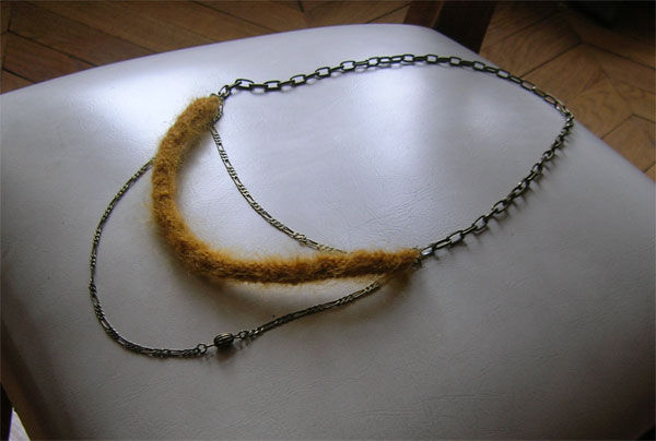 collier_tricot