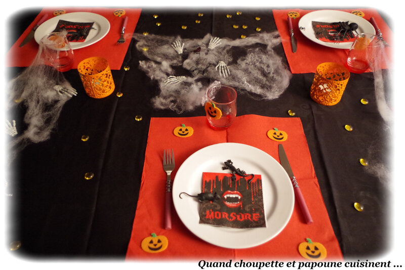 table Halloween 2019-960