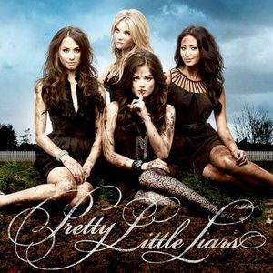 Pretty-Little-Liars-Aria-Spencer-Emily-Hanna