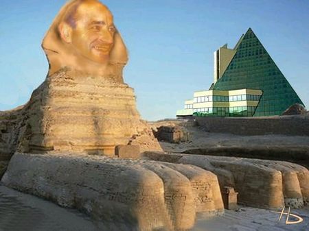 Copé gardien de la pyramide