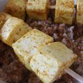 Brochettes de tofu et boulghour d'épeautre au <b>ras</b>-<b>el</b>-<b>hanout</b>