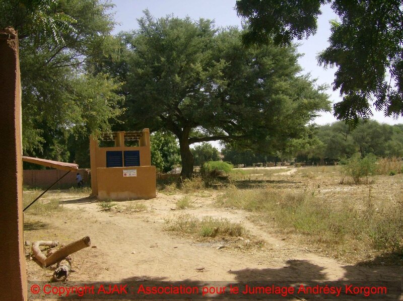 situation latrines professeurs college