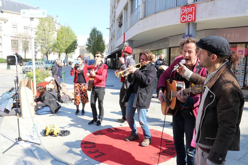 caeba08e1acb08b5e6e14a01dbfb0a74-gilets-jaunes-135-eu-d-amende-pour-avoir-joue-de-la-musique_0
