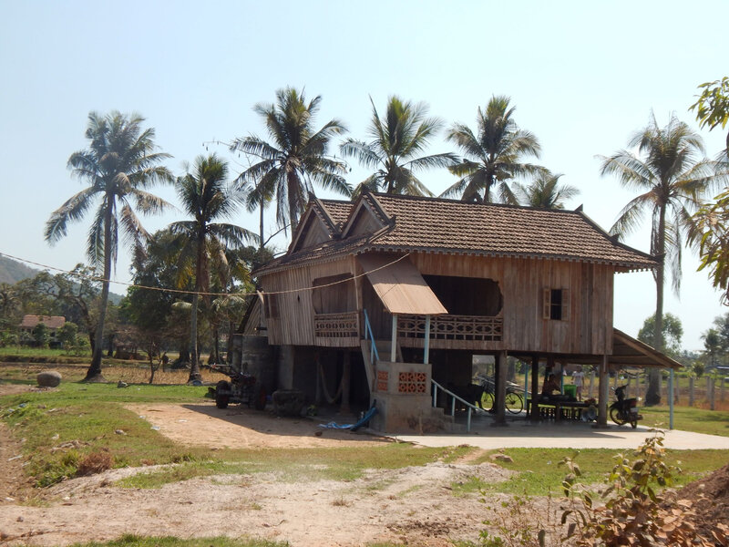 KHM_20200121_Kampot 3_maison sur pilotis