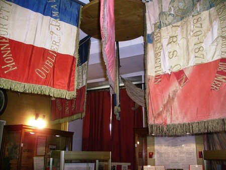 La_salle_des_drapeaux