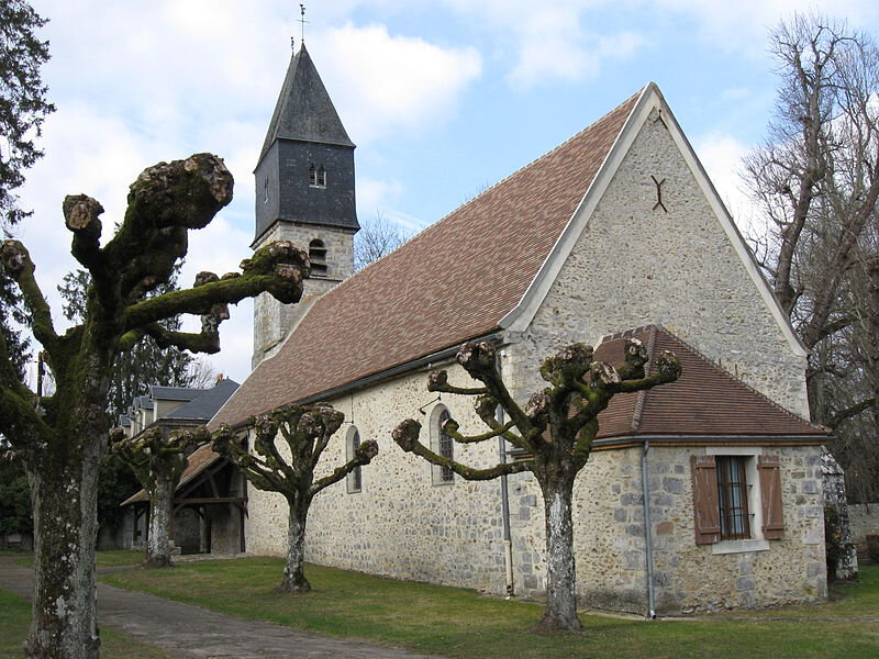 800px-Poigny-la-Forêt_église_Saint-Pierre