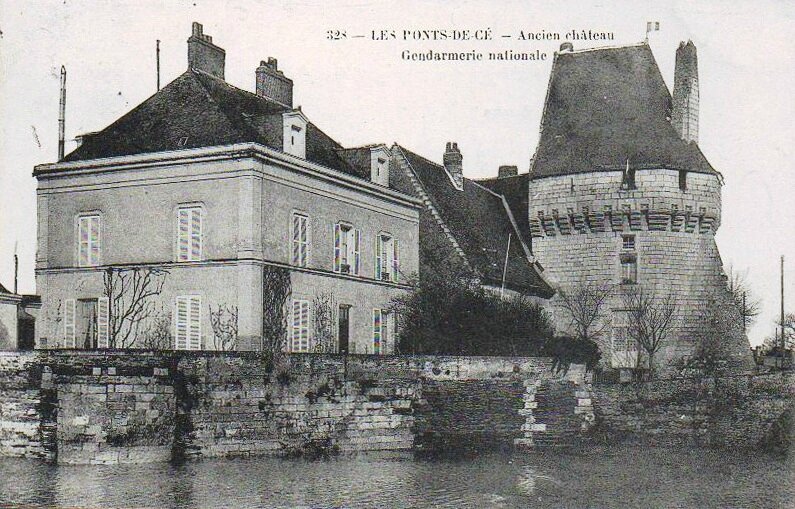 Façade sud Château, Maison et Boire salée (09)