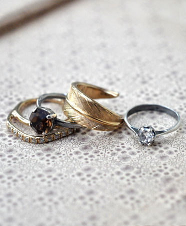 feather_stacked_rings_1a