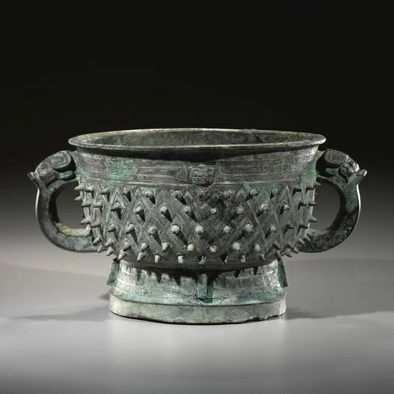 A fine archaic bronze ritual food vessel, gui, Late Shang dynasty (c