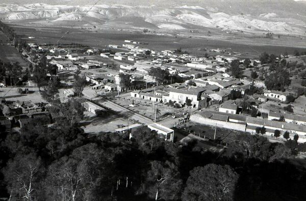 Ammi-moussa 500- Vue ensemble sur monts Ouarsénis