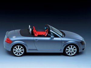 Audi_TT_Roadster_Red_Interior_1600x1200