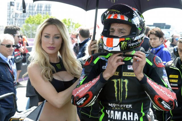 humeur-la-f1-sans-grid-girls-la-moto-resiste-vive-le-col-roule_4