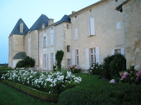 Chateau_d_Eyquem_1