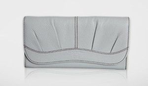 Lancel_Gousset___Compagnon_en_cuir_gris_perle