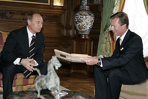 Vladimir_Putin_in_Luxembourg_24_May_2007-10