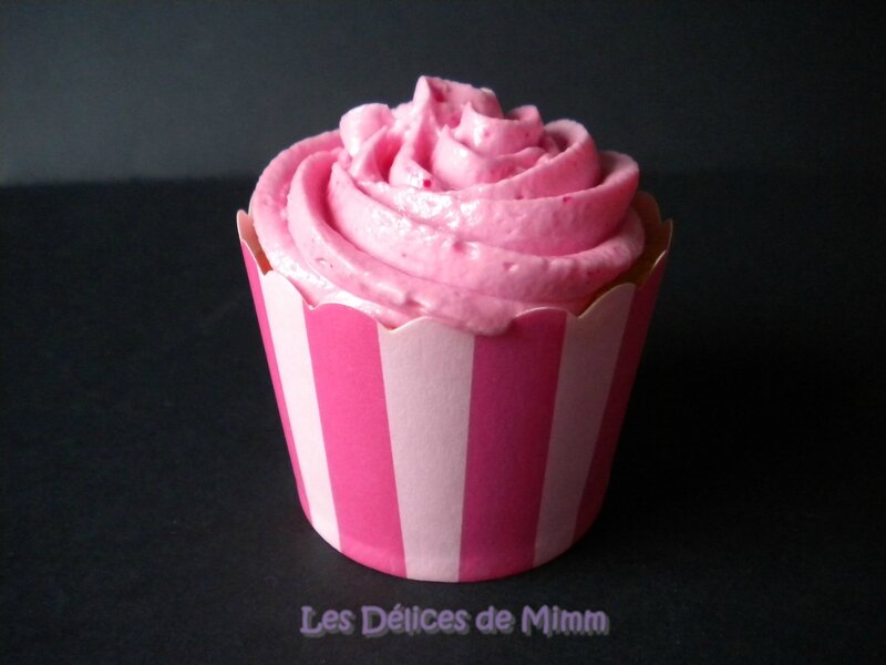 Cupcakes à la fraise bonbon pour Octobre Rose 2