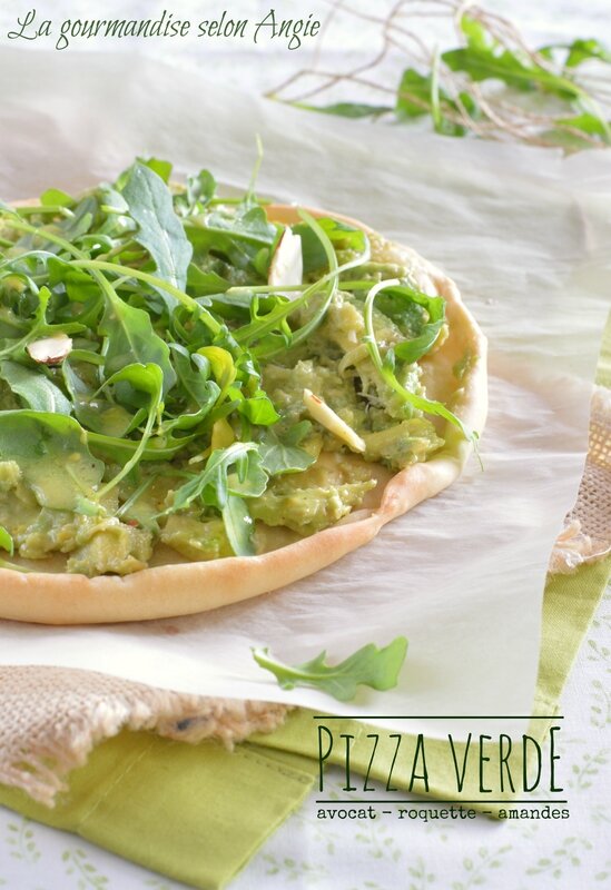 pizza salade avocat amande vinaigrette citron