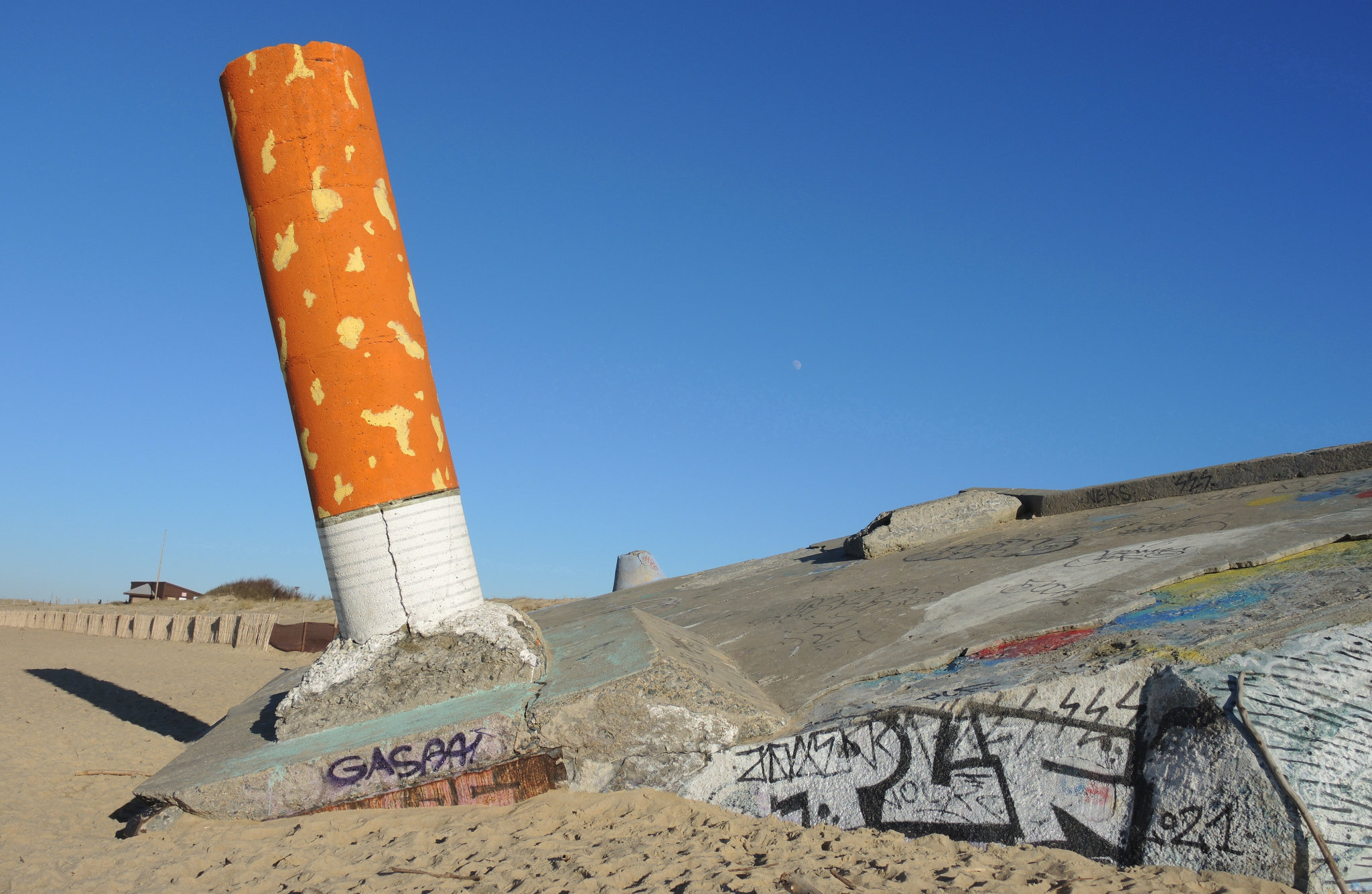 Tarnos, plage du Métro, blockhaus cheminée (40)