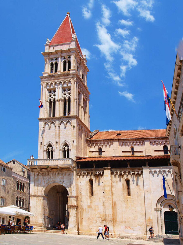 Trogir_Katedrala_Lovre (Cathédrale Saint-Laurent, 8 juillet 2013, auteur Qypchak)