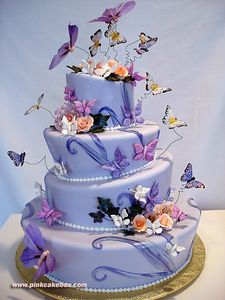 Topsy_Turvy_Quinceanera_Cake_by_pinkcakebox