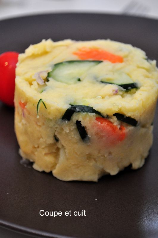 Salade de pommes de terre à la japonaise Coupe et cuit