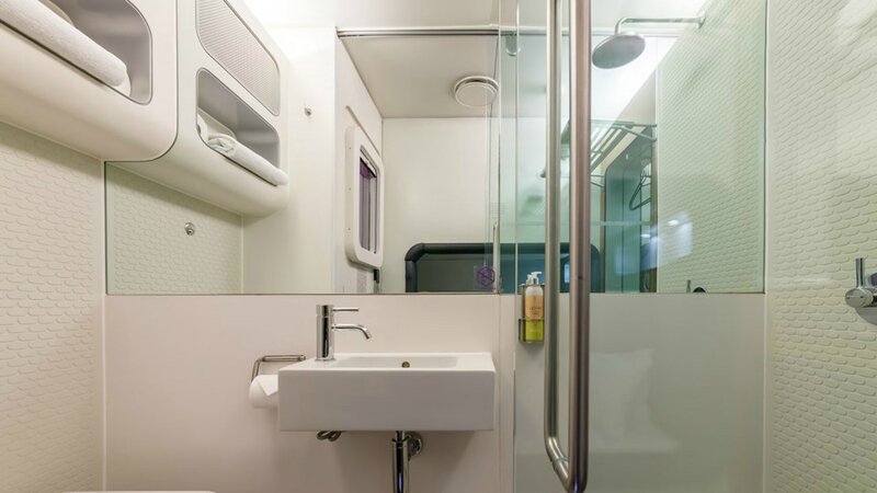 lgw-standard-cabin-bathroom-1280x720