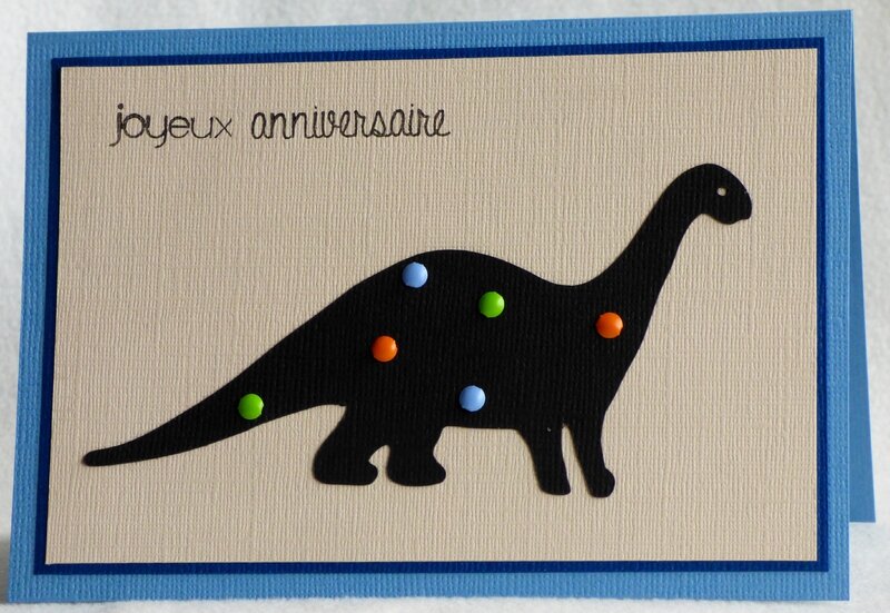 carte d'anniversaire garçon avec dinosaure