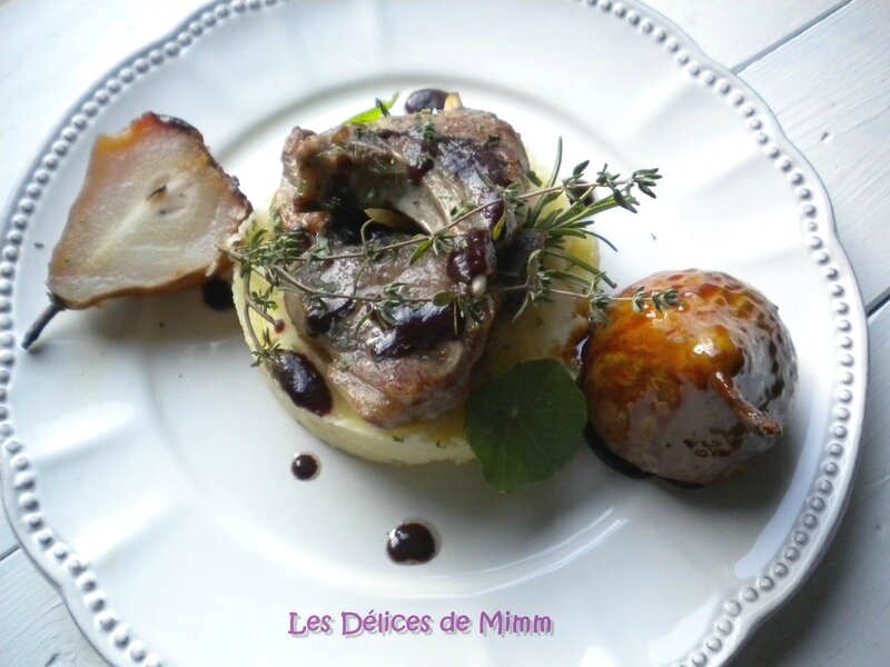 Côtes d’agneau au Sorcières, purée de panais et poires caramélisées au romarin 2