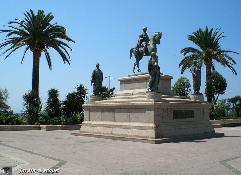 Ajaccio - Statuts de Napoléon et ses frères