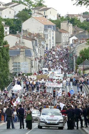 Manif_poitiers_educ