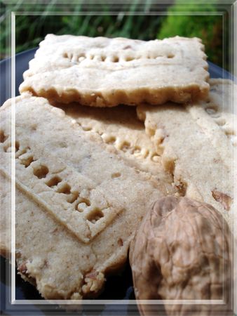 Petits sablés aux noix et aux épices recettes dessert Petits sablés aux noix et aux épices