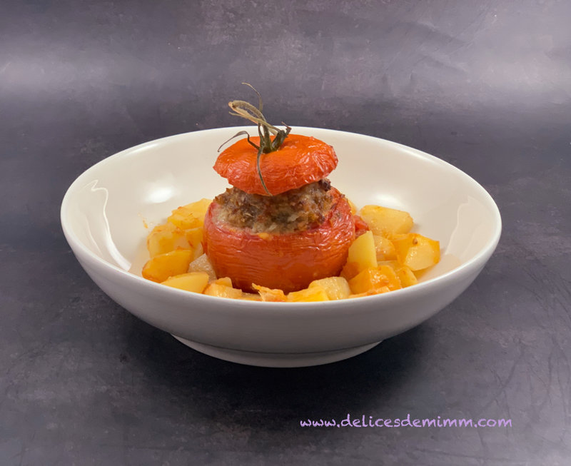 Tomates farcies sur lit de pommes de terre 3