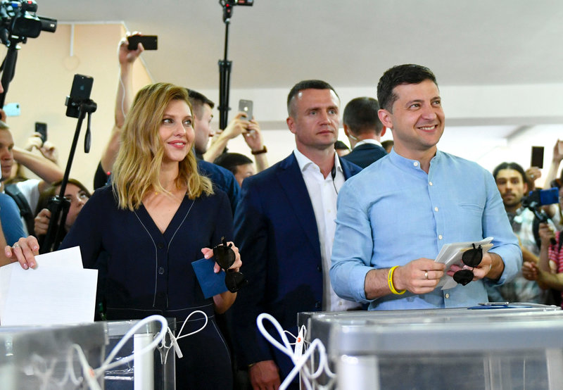 Volodymyr_Zelenskyy_voted_in_parliamentary_elections_(2019-07-21)_03 (author Фото Миколи Лазаренка : The Presidential Office of Ukraine