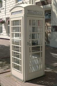 Cream_K6_Telephone_box_in_Hull[1]