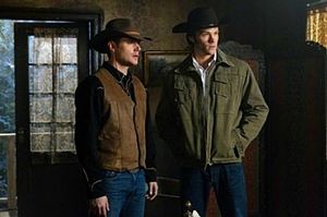 SUPERNATURAL-Frontierland-Season-6-Episode-18-3-550x366