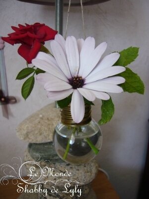 Ampoule vase2