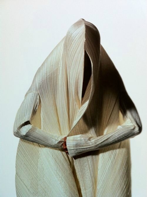 Irving Penn/ Issey Miyake　ファッション写真 Semaine collection - Fashion week – Irving Penn x Issey