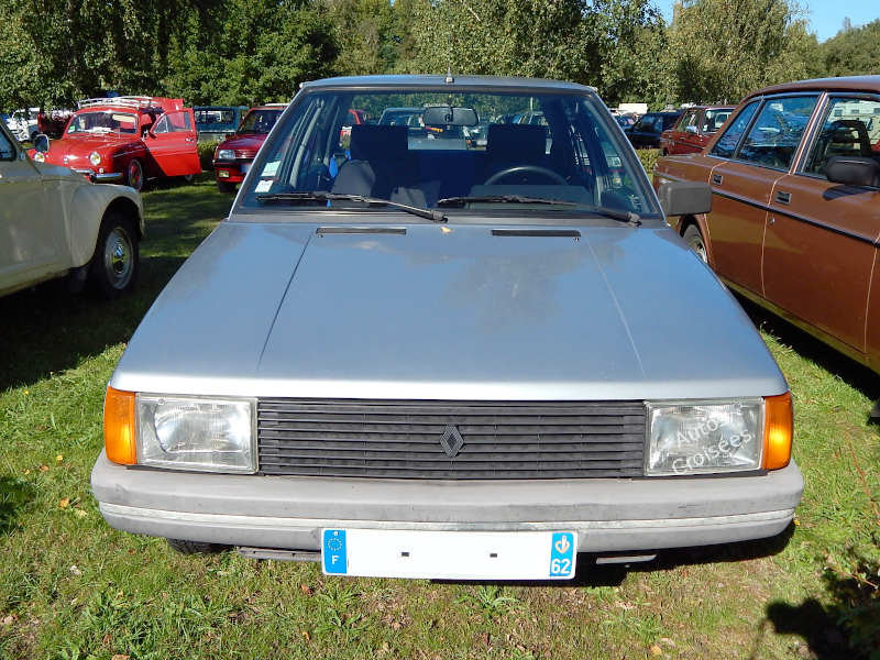Renault9GTCav