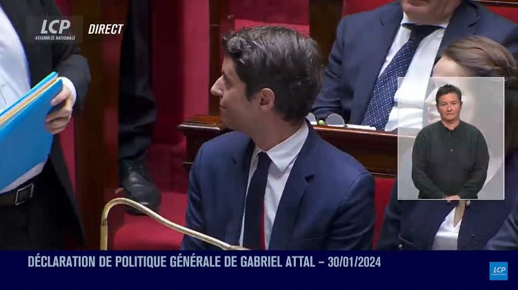 capitaine Gabriel Attal fixe réarmement France