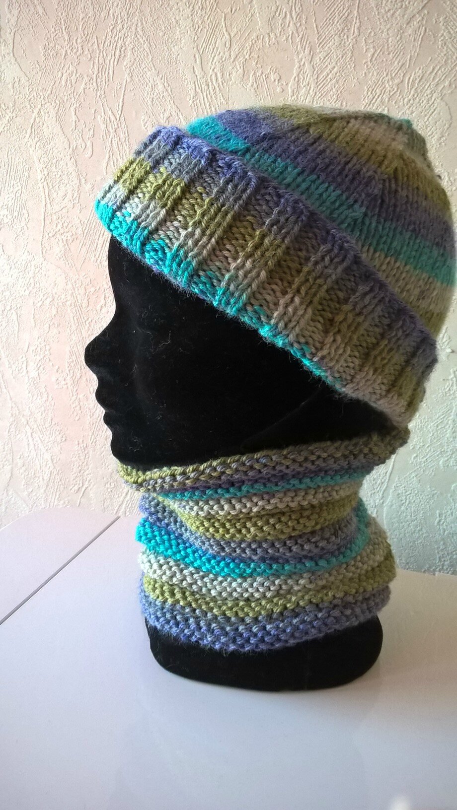 ensemble bonnet et tour de cou 