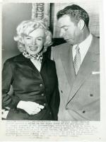 1954-01-29-San_Francisco-02-airport-010-hall-010-1-press-1