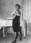 1958_Marilyn_BlackDress_01_Piano_00220